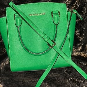 Michael Kors Crossbody bag (Authentic)